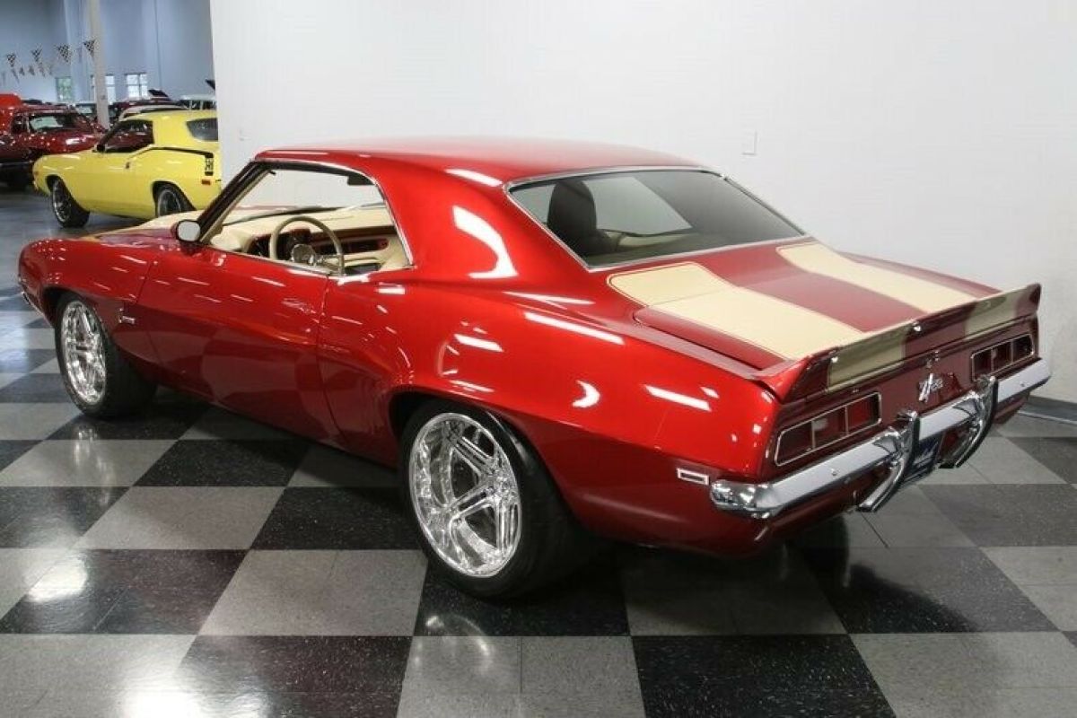 1969 Chevrolet Camaro LS3 Restomod - photo 10