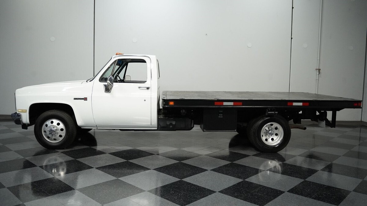 1985 GMC 3500 Flatbed Dually - photo 3