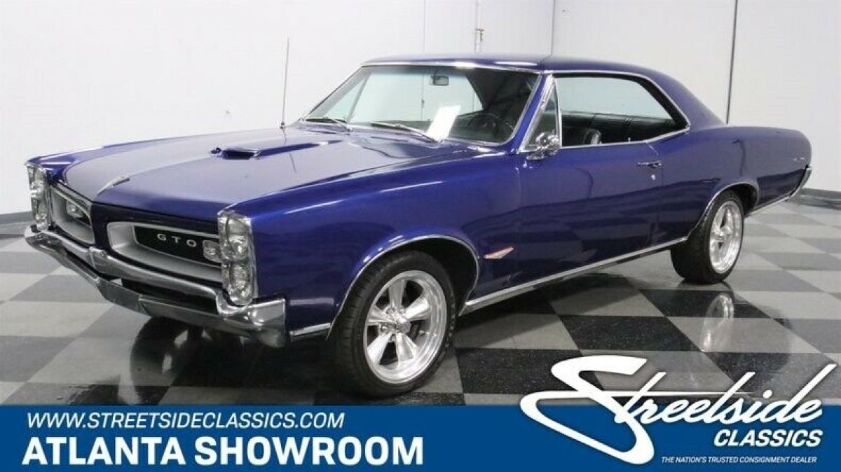 classic vintage chrome gto 400 v8 4-speed manual transmission blue 1966 Pontiac GTO