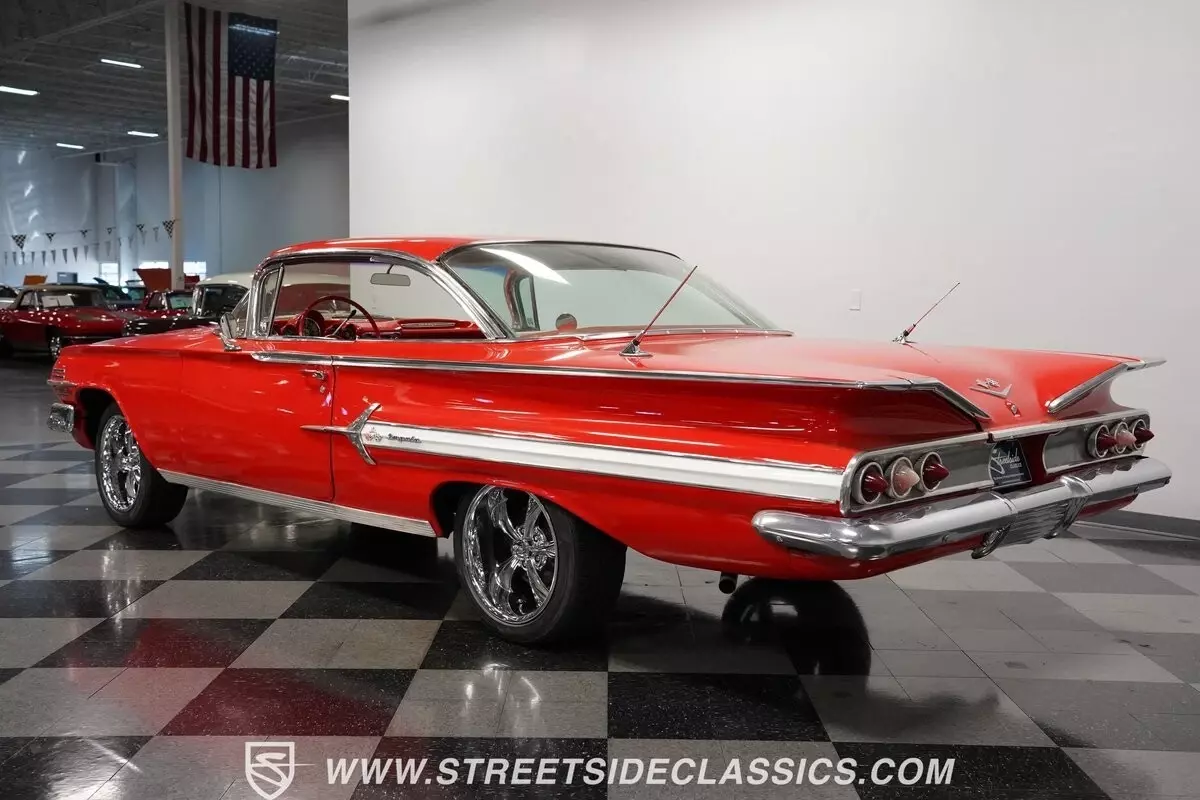 1960 Chevrolet Impala Bubble Top - photo 10