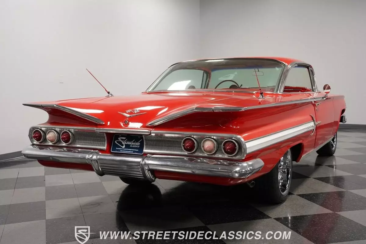 1960 Chevrolet Impala Bubble Top - photo 12