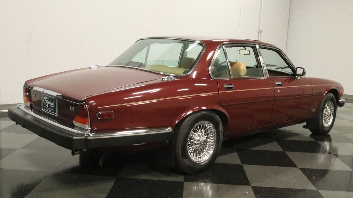 1986 Jaguar XJ6 - photo 11