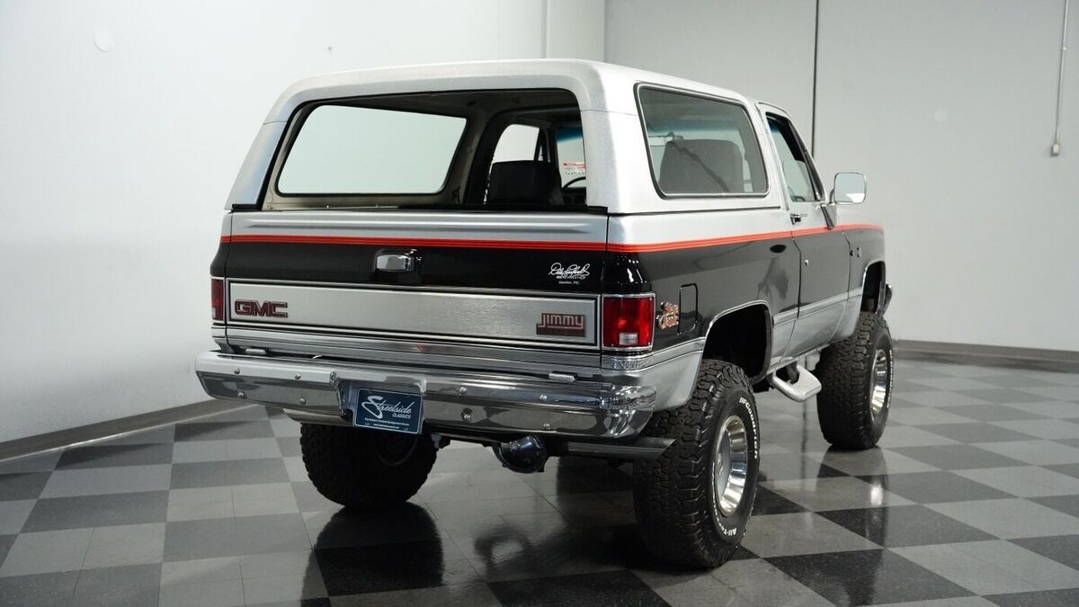 1985 GMC Jimmy Sierra Classic 4x4 - photo 10