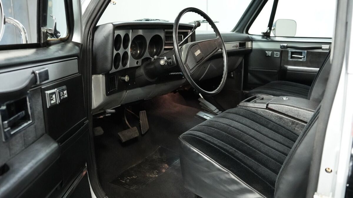 1985 GMC Jimmy Sierra Classic 4x4 - photo 5