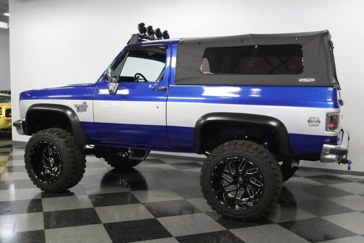 1989 Chevrolet Blazer K5 4x4 Restomod - photo 9