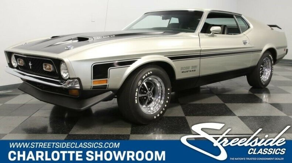 classic vintage chrome manual transmission muscle pony car Firestone 1971 Ford Mustang Boss 351