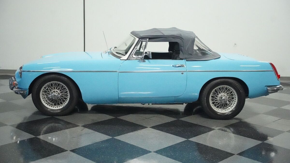 1965 MG MGB - photo 3