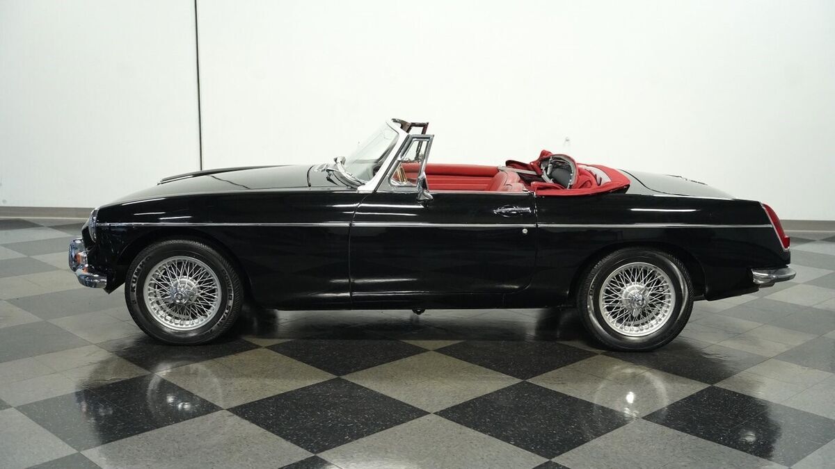 1967 MG MGB Roadster - photo 3