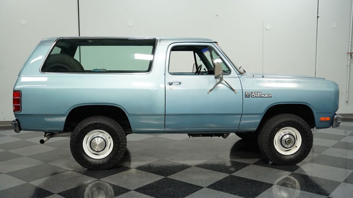 1984 Dodge Ramcharger Custom 150 4x4 - photo 12