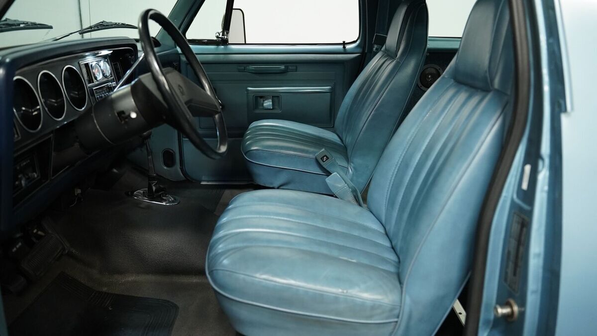 1984 Dodge Ramcharger Custom 150 4x4 - photo 5