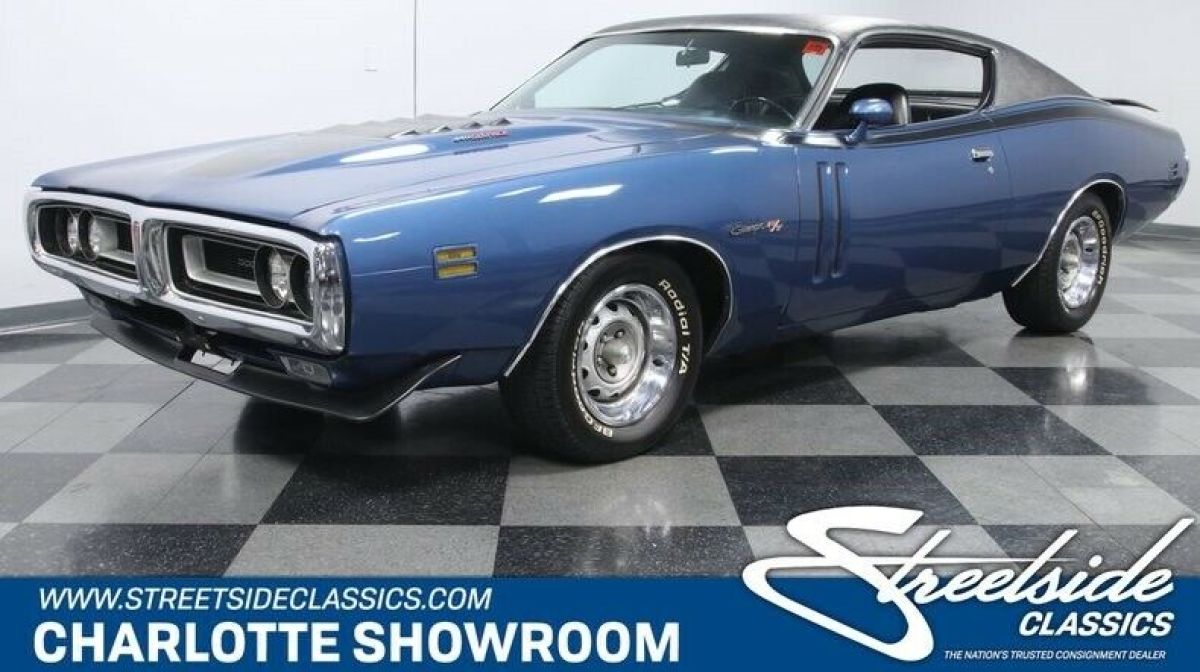 classic vintage chrome MOPAR big block automatic dark blue metallic restored 1971 Dodge Charger RT 440 Six Pack