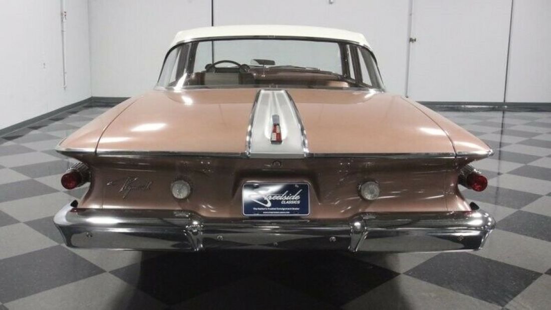 1961 Plymouth Fury Sedan - photo 12
