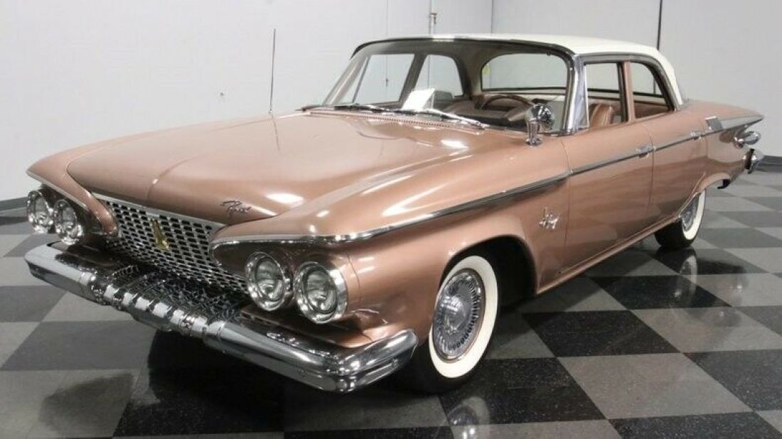1961 Plymouth Fury Sedan - photo 6