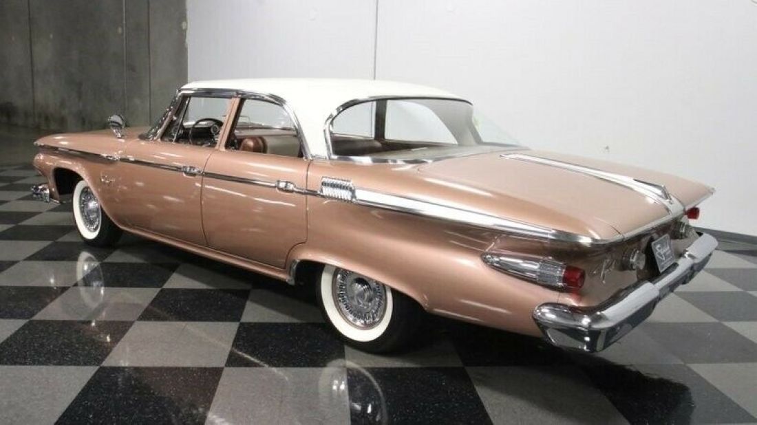 1961 Plymouth Fury Sedan - photo 9