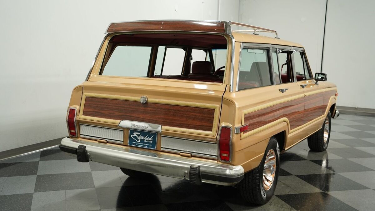 1985 Jeep Wagoneer - photo 10
