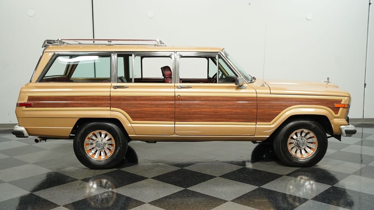 1985 Jeep Wagoneer - photo 12