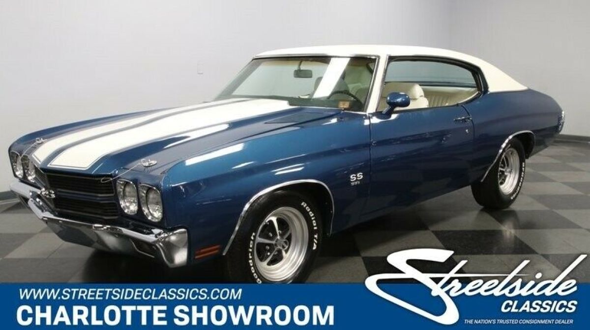 classic vintage chrome muscle car Chevy Super Sport bbc white stripes vinyl top 1970 Chevrolet Chevelle SS 396