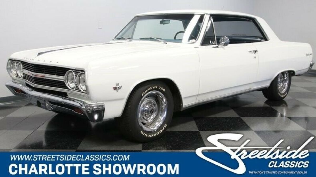 classic vintage chrome muscle car hardtop coupe Chevy SBC manual transmission 1965 Chevrolet Malibu Chevelle