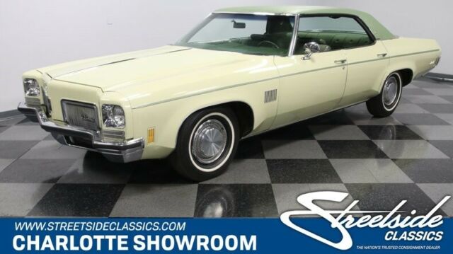 classic vintage chrome olds Covert Beige Green 1972 Oldsmobile Eighty-Eight Royale