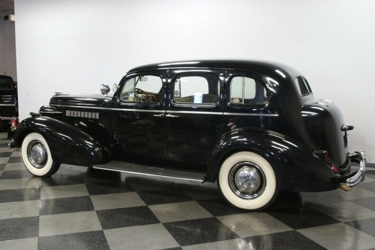 1937 Buick Series 80 Roadmaster - photo 10