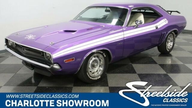 classic vintage chrome restored high impact color plum crazy big block mopar 1971 Dodge Challenger R/T