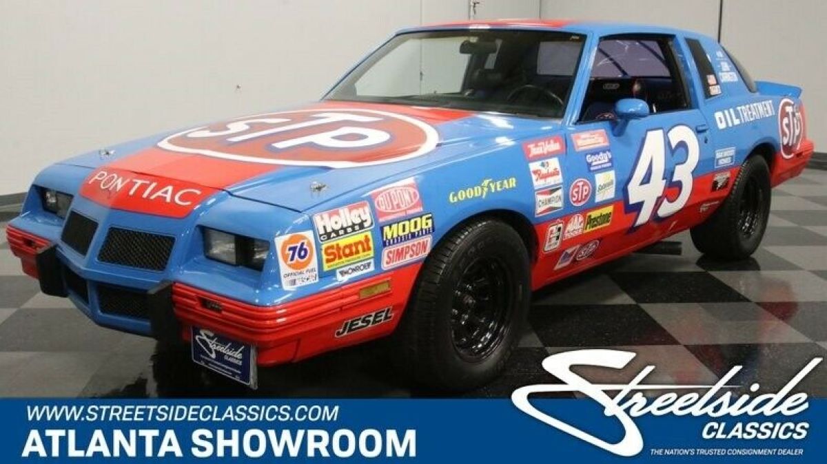 classic vintage chrome richard petty tribute race car 305 v8 auto transmission 1982 Pontiac Grand Prix Richard Petty Tribute