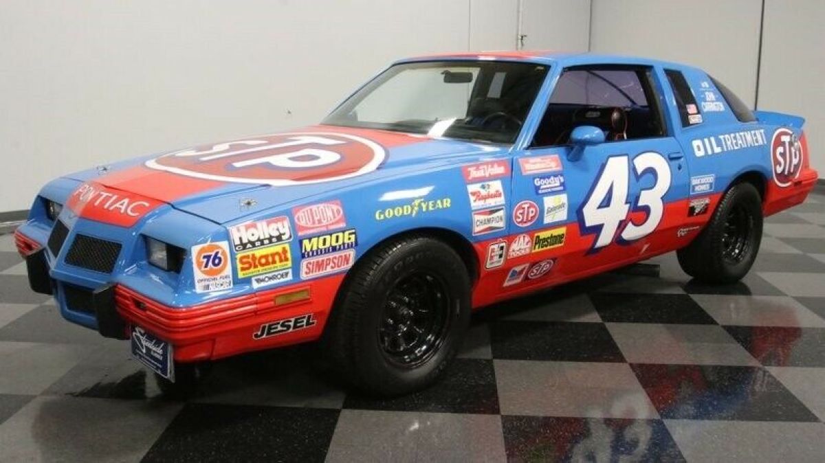 1982 Pontiac Grand Prix Richard Petty Tribute - photo 7