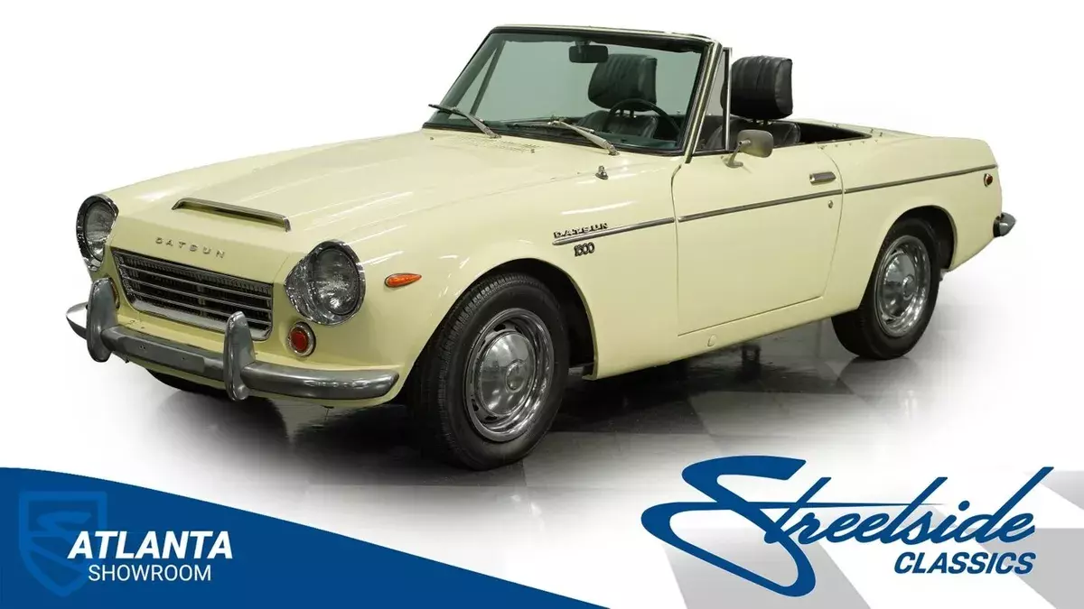 classic vintage chrome roadster 1600cc motor manual transmission 1969 Datsun 1600 Roadster
