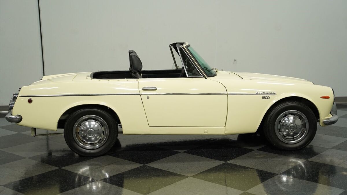 1969 Datsun 1600 Roadster - photo 12