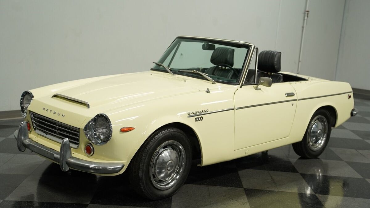 1969 Datsun 1600 Roadster - photo 6