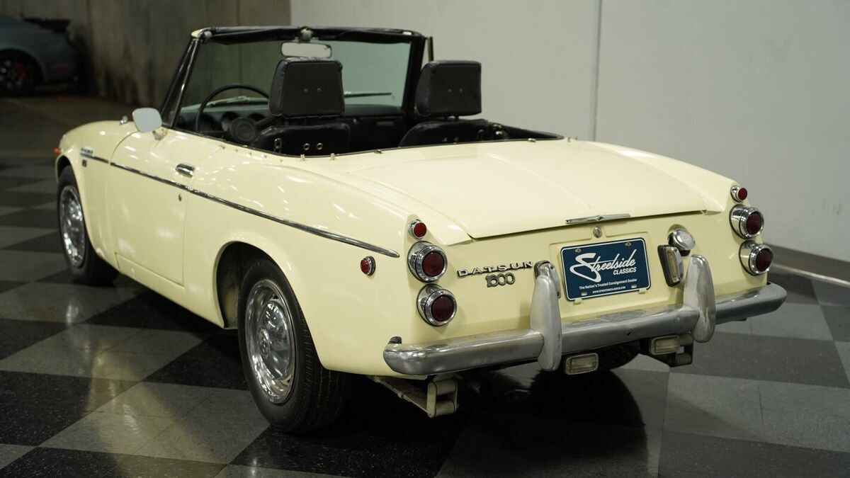 1969 Datsun 1600 Roadster - photo 8