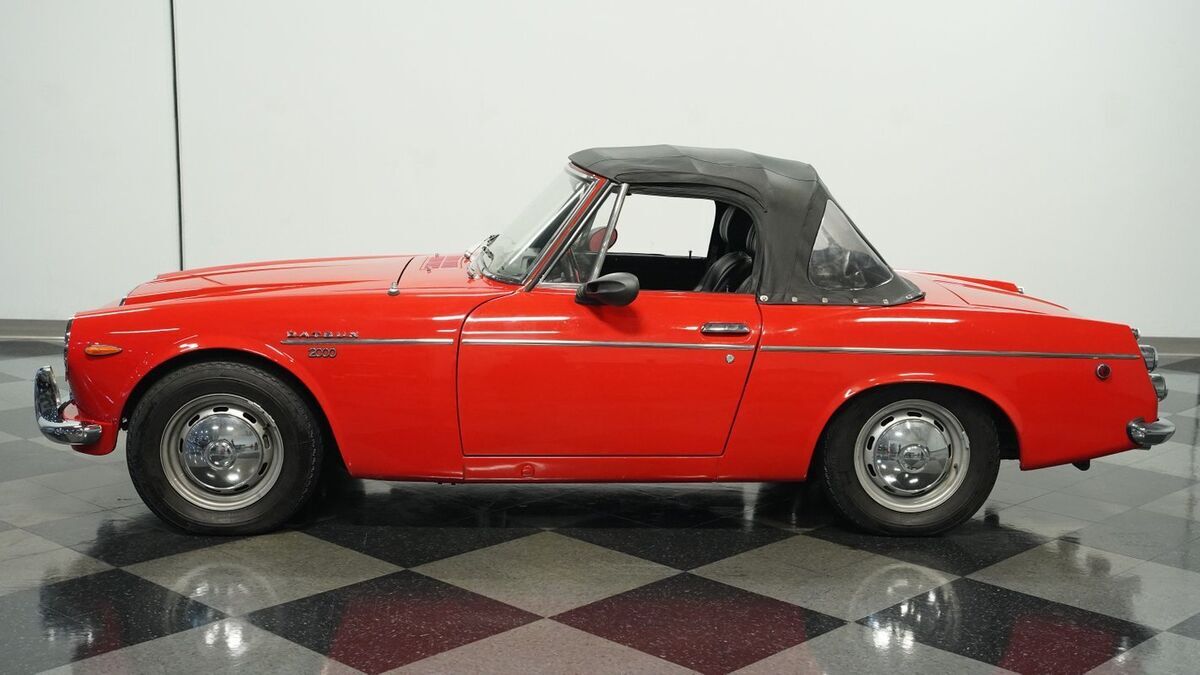 1969 Datsun 2000 Roadster - photo 3
