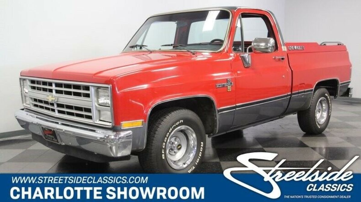 classic vintage chrome square body chevy low mileage sbc automatic 2 tone 1986 Chevrolet C-10 Scottsdale