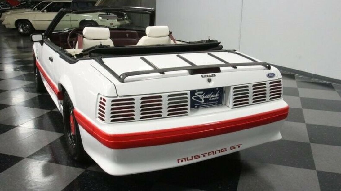 1993 Ford Mustang GT Convertible - photo 11
