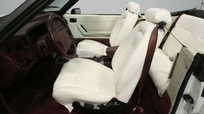 1993 Ford Mustang GT Convertible - photo 5