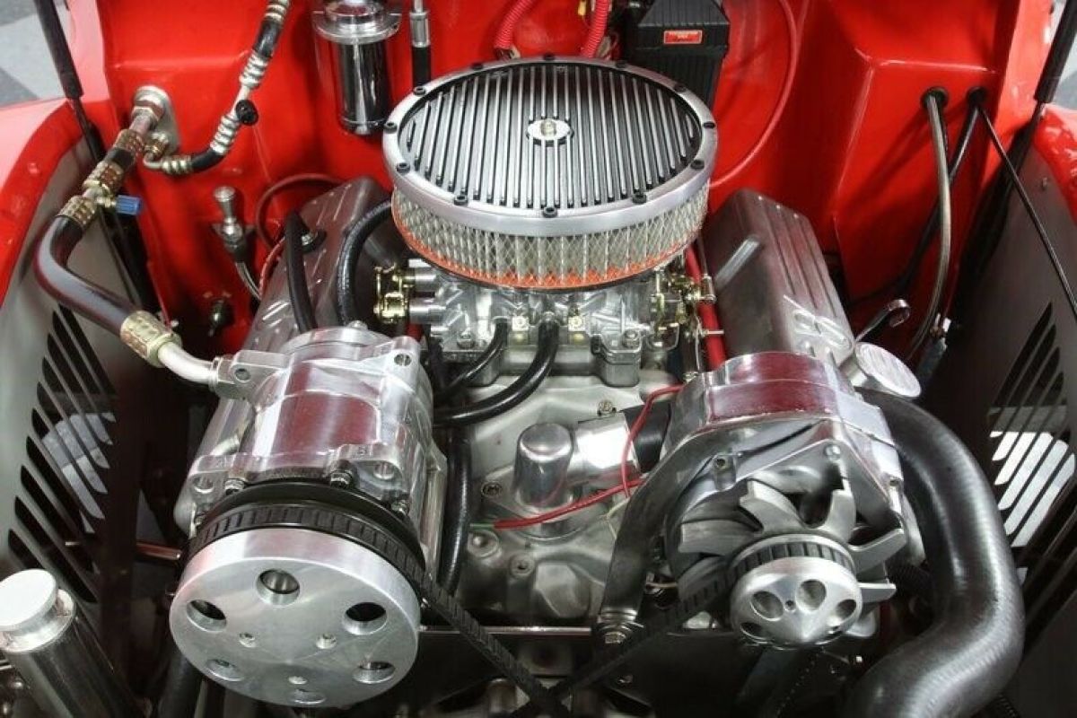 1940 Ford Deluxe Convertible Coupe - photo 4