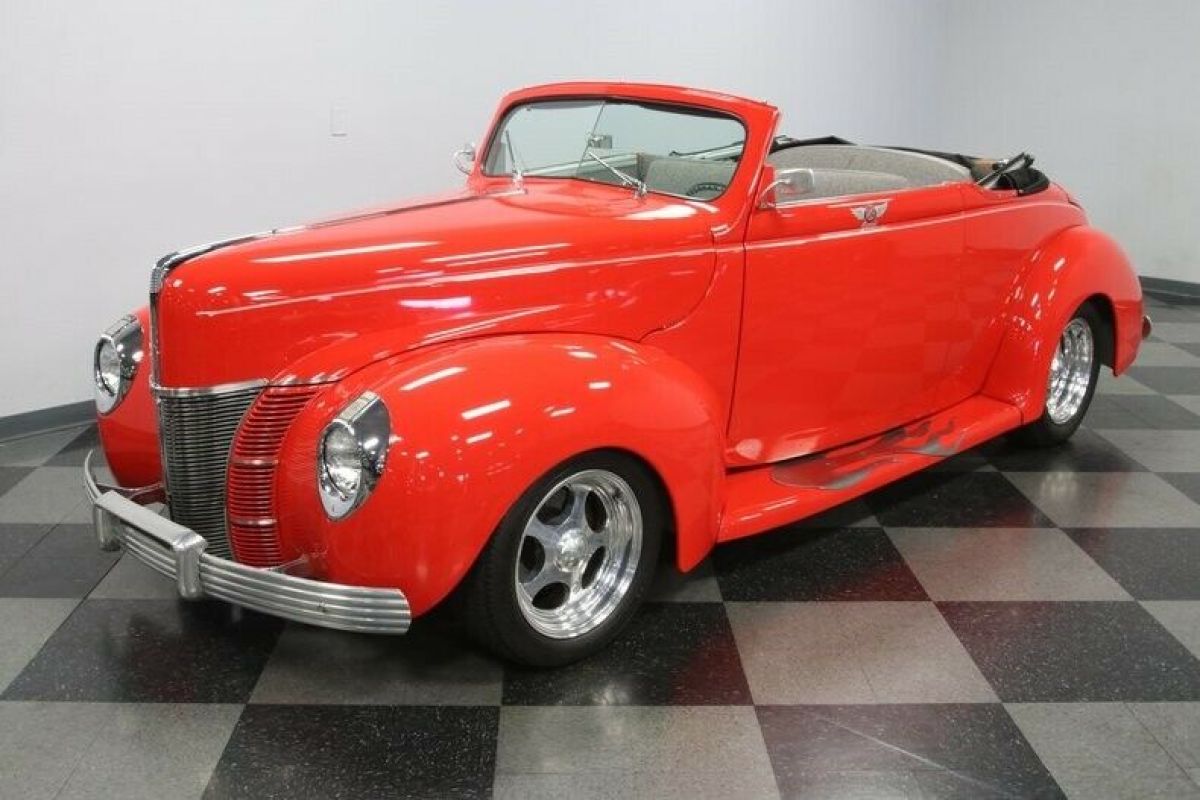 1940 Ford Deluxe Convertible Coupe - photo 6