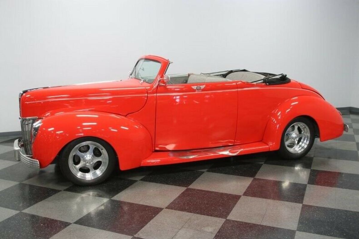 1940 Ford Deluxe Convertible Coupe - photo 7