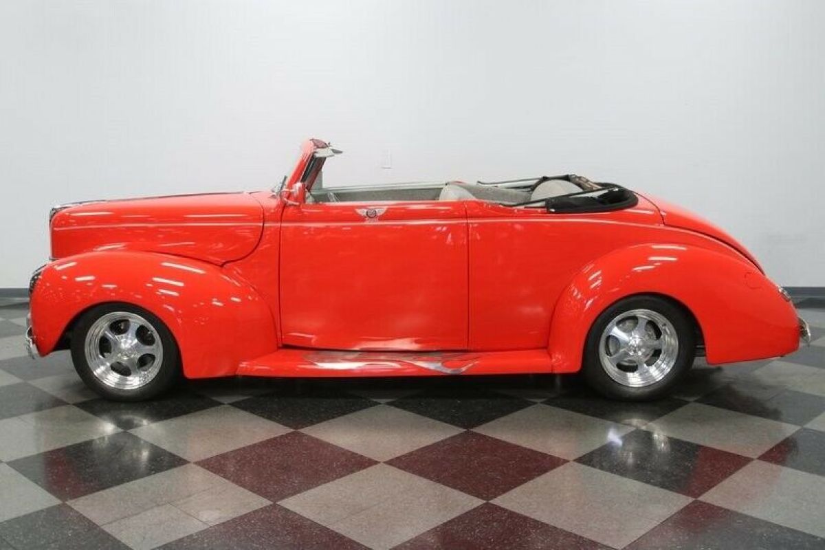 1940 Ford Deluxe Convertible Coupe - photo 8