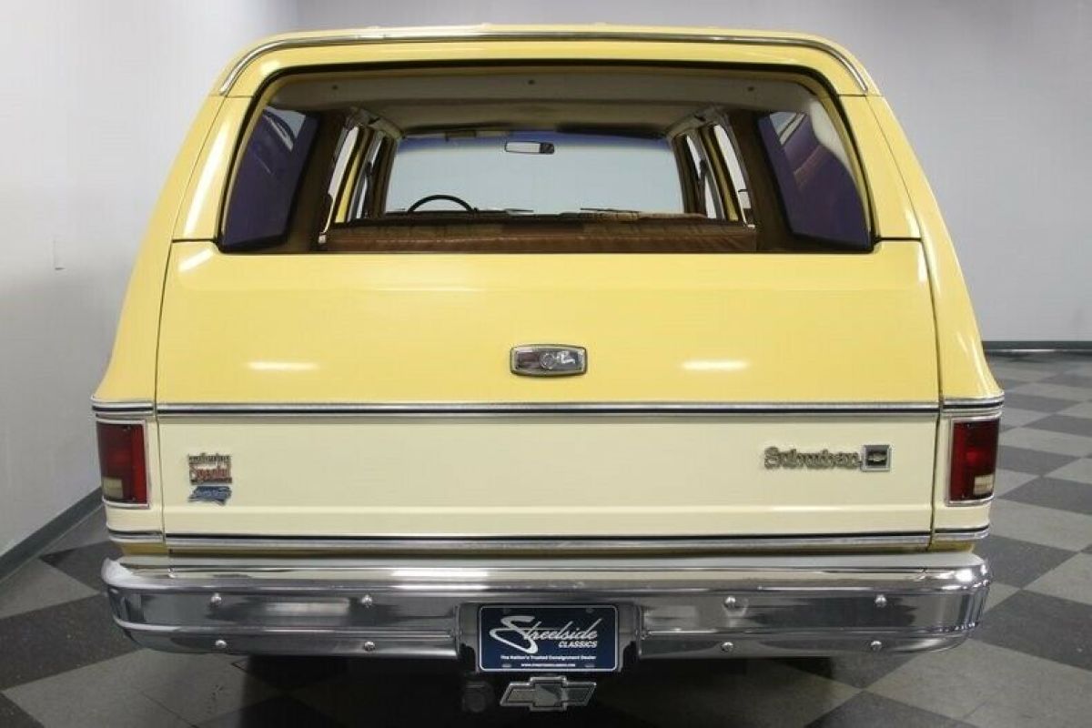 1979 Chevrolet Suburban 4x4 Trailering Special - photo 12