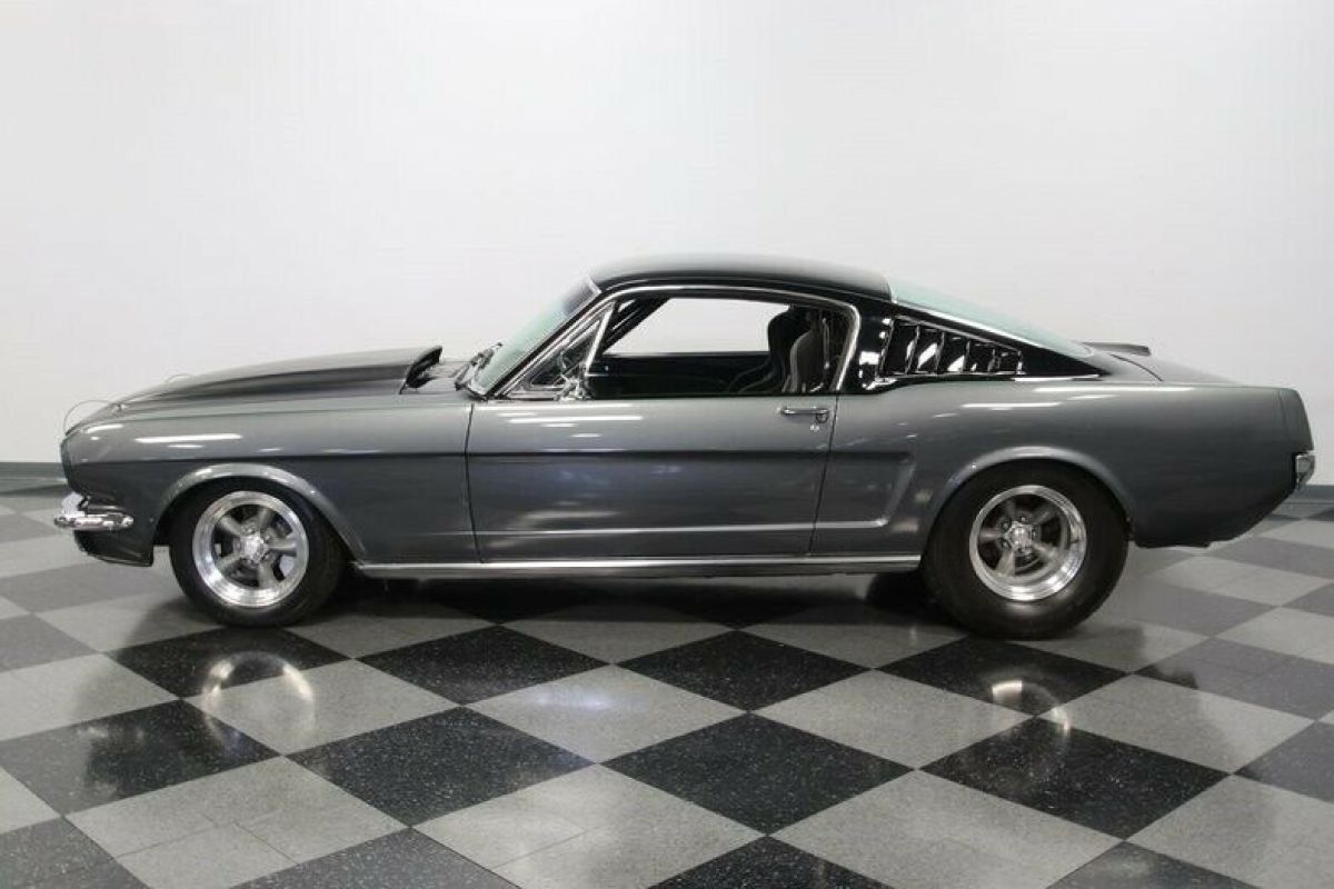 1965 Ford Mustang Fastback Restomod - photo 4