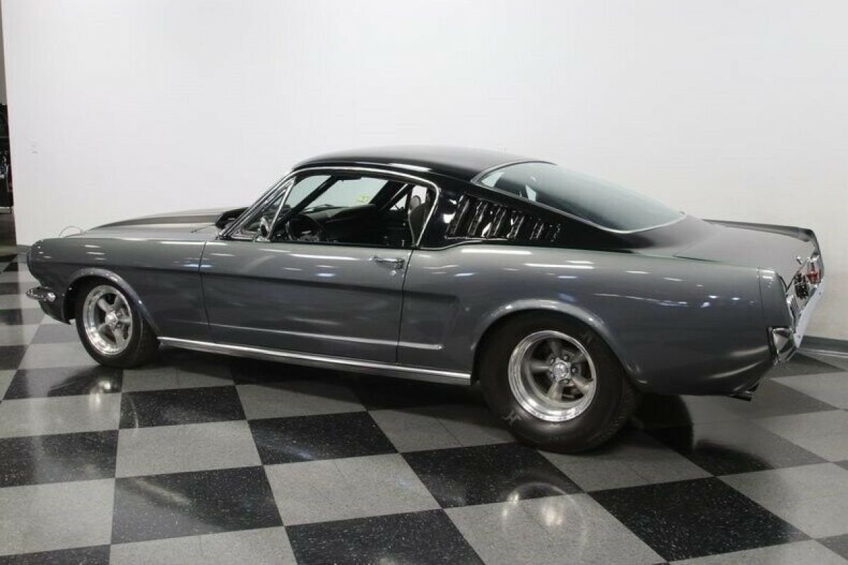1965 Ford Mustang Fastback Restomod - photo 9