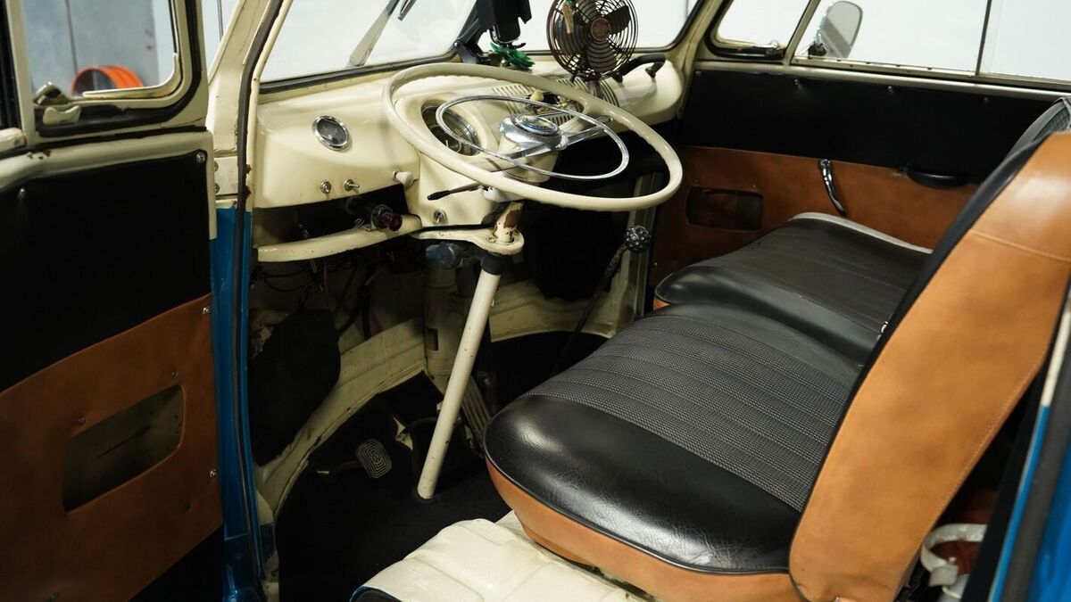 1972 Volkswagen Bus/Vanagon 15 Window Kombi Bus - photo 5