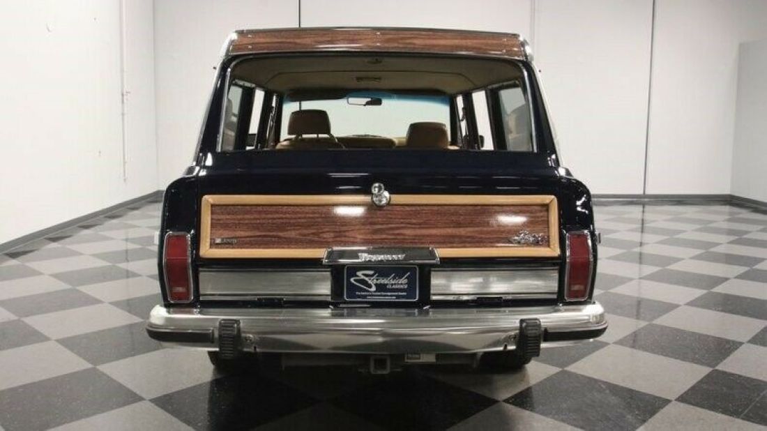 1985 Jeep Wagoneer - photo 12