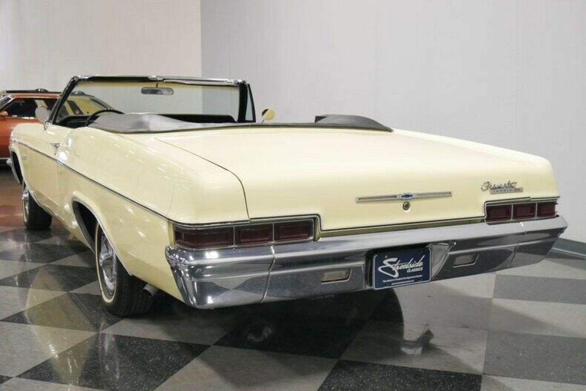 1966 Chevrolet Impala Convertible - photo 11