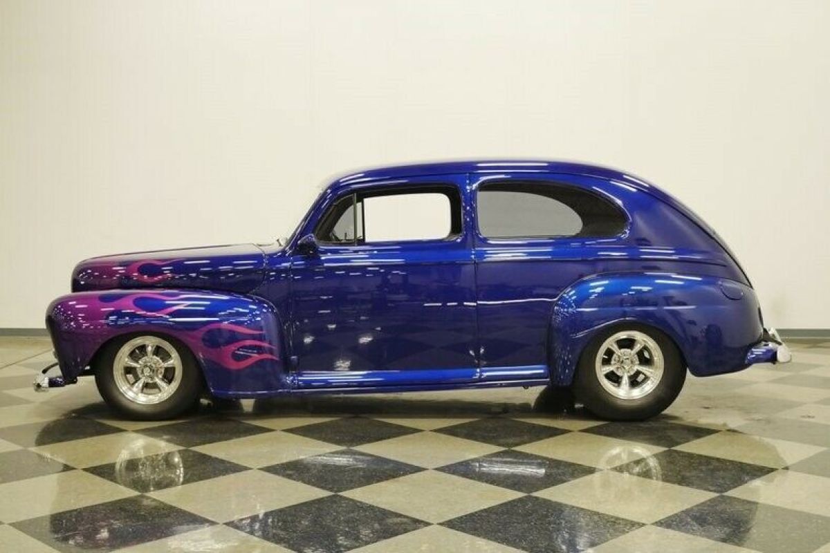 1948 Ford Tudor Sedan - photo 3