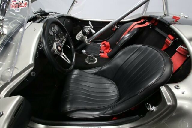 1965 Shelby Cobra Superformance - photo 5