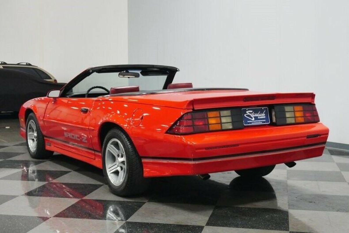 1989 Chevrolet Camaro IROC Z/28 Convertible - photo 10