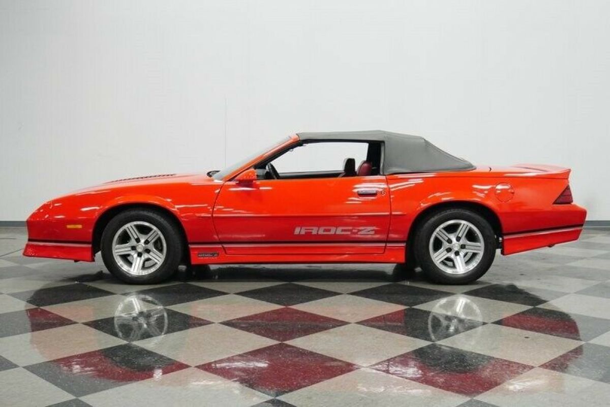 1989 Chevrolet Camaro IROC Z/28 Convertible - photo 3