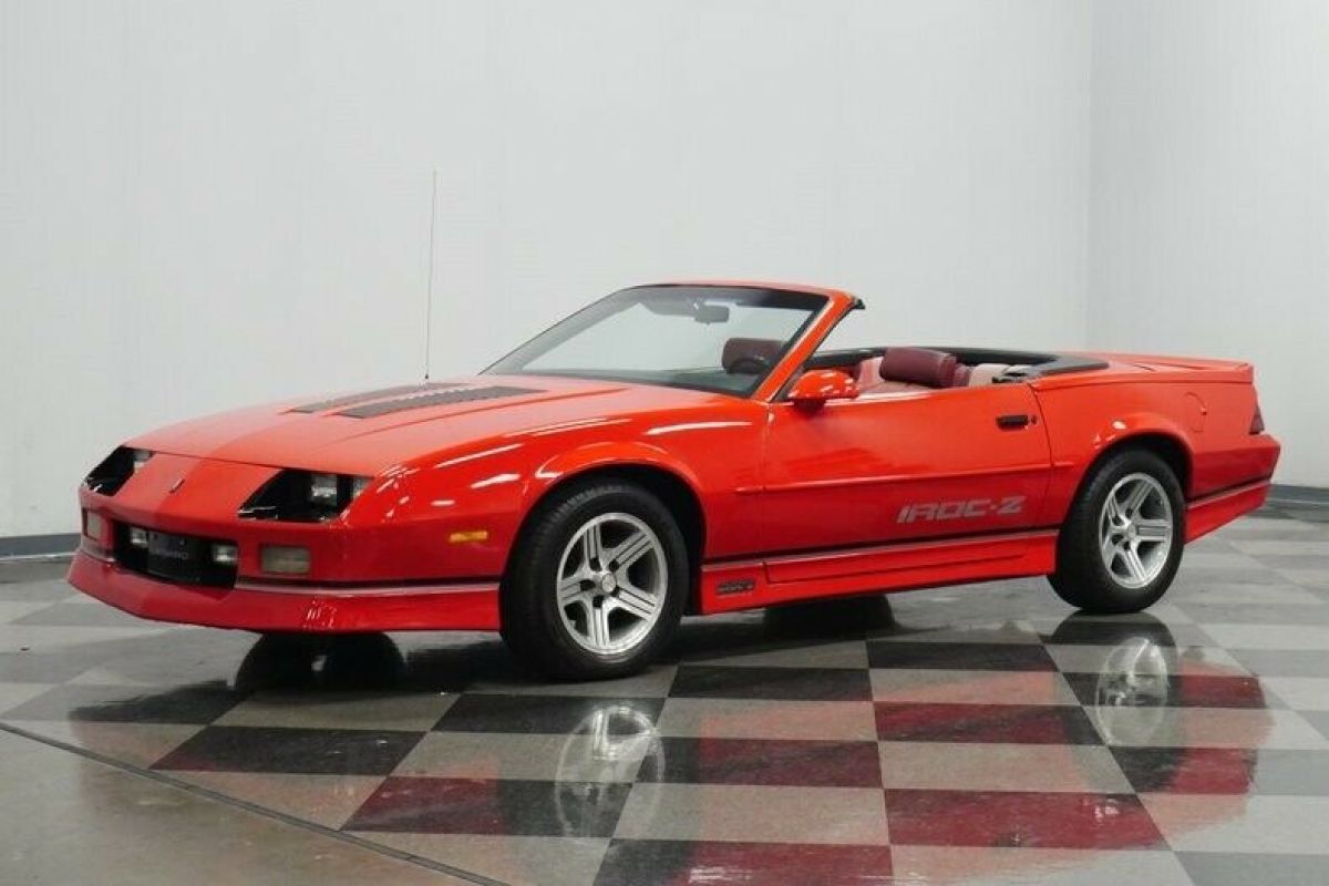 1989 Chevrolet Camaro IROC Z/28 Convertible - photo 6